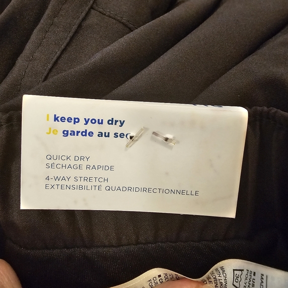 Black Old Navy Women's Mid-Rise StretchTech Run Shorts - Picture 7 of 9